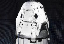 SpaceX представила новую пассажирскую капсулу Crew Dragon
