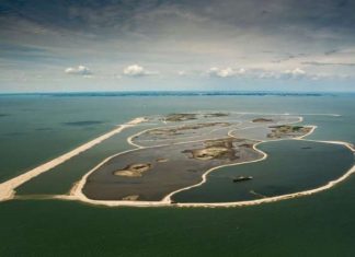 Голландский рейнджер создает искусственный архипелаг в Маркермере