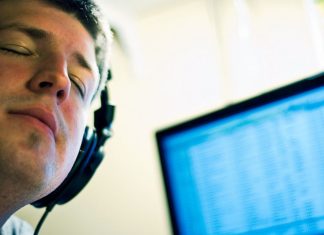 Учёные выяснили, что грустная музыка избавляет от депрессии