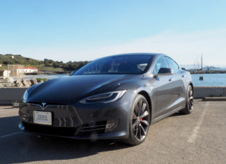 Возможно Tesla готовится к анонсу обновлённой Model S