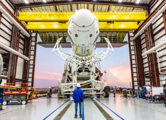 Компания SpaceX выяснила причину взрыва Crew Dragon