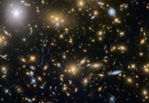 Телескоп Шпитцер заметил ранние галактики