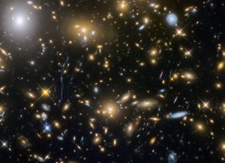 Телескоп Шпитцер заметил ранние галактики