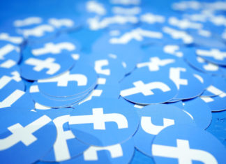 Ведущая Fox 29 News подала в суд на Facebook, Reddit, Giph, Imgur и XNXX