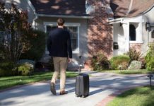 Представлен умный чемодан с ИИ для треккинга