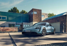 Porsche представляет новую модель Taycan 4S