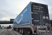 Водителей Amazon увольняют из-за ошибки руководства компании