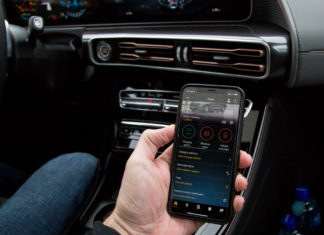 Данные владельцев автомобилей Mercedes-Benz утекли в сеть