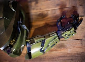 343 Industries создает уникальный ручной протез