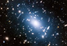 Телескоп Хаббл проясняет загадки темной материи