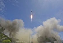 SpaceX запускает новую партию спутников на орбиту Земли