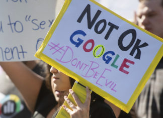 Уволенные из Google сотрудники решили дать компании отпор