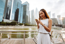 Facebook будет фильтровать новости для Сингапура