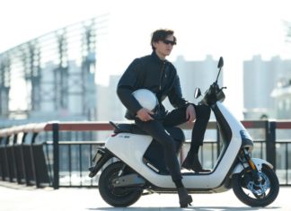 Segway-Ninebot показала свой электрический мопед