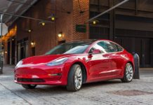 Руководство Tesla довольно новым заводом в Китае