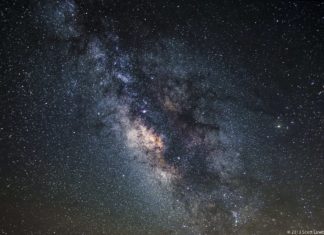 Ученые предрекают существование десятков тысяч черных дыр в центре нашей галактики