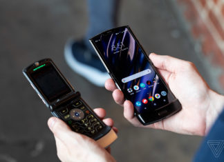 Motorola начала продавать RAZR в Америке