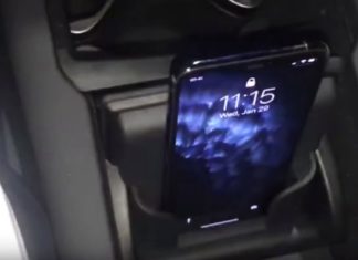 Tesla перевыпускает свою автомобильную зарядку для смартфонов