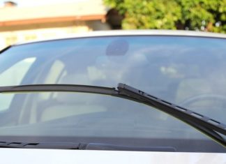 Toyota экспериментирует с технологией своих стеклоочистителей