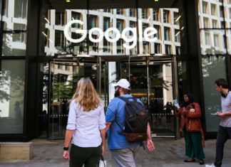 Google начала продвигать сервисы и службы конкурентов сильнее чем свои собственные