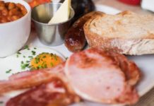 Плотный завтрак парадоксальным образом помогает в похудании