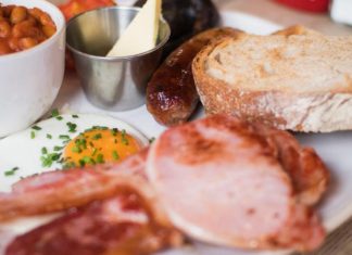 Плотный завтрак парадоксальным образом помогает в похудании