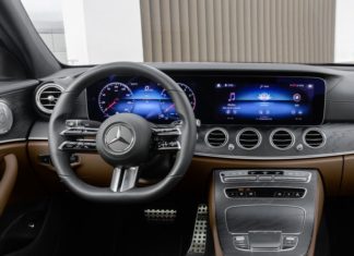 В E-Class 2021 от Mercedes-Benz будет инновационная система определения рук на руле