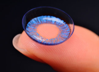 Светящиеся контактные линзы могут защитить от слепоты