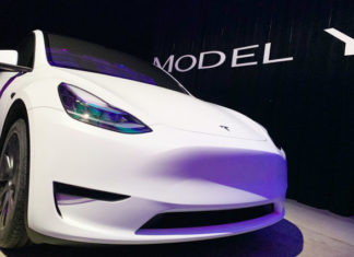 Tesla начала продавать Model Y