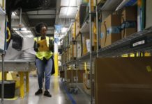 Amazon повышает зарплату всем сотрудникам в период эпидемии коронавируса