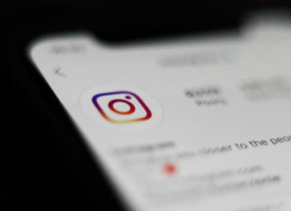 Facebook ограничил максимальное качество видео в своих социальных сетях