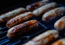 В США отозвано более 11,600 фунтов сосисок в связи с угрозой высокого содержания металла