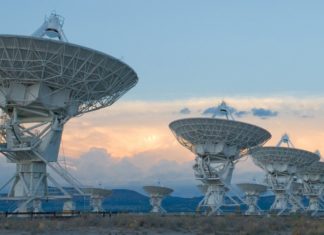 НАСА планирует трансформировать лунный кратер в радиотелескоп