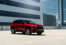 Toyota рассказала о цене и приблизительной дате выхода RAV4 Prime