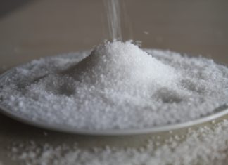 Ученые рекомендуют сократить количество потребляемой соли