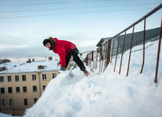 Быстрая чистка крыш в Бромли