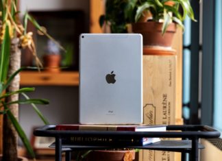 Apple дарит всем студентам бесплатные AirPod