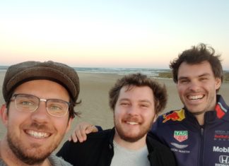 JUC Surf разработал уникальную доску для сёрфинга из углеродного волокна