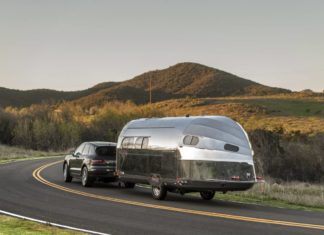 Bowlus представила новый кемпер люкс-класса Road Chief