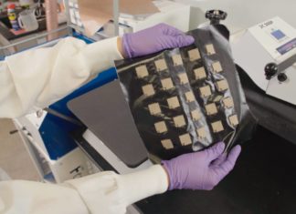 Создана умная ткань, управляемая водой и газом