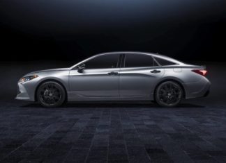 Toyota продемонстрировала обновленную версию модели Avalon