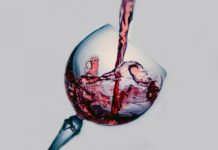 Умеренное потребление алкоголя не вредит когнитивным функциям мозга: исследование