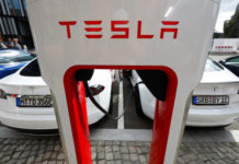 Tesla пересмотрит политику в отношении Supercharger