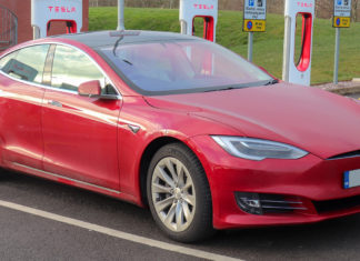 В США открыто расследование по уровню безопасности Model X и Model S