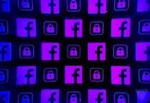 Facebook требует от модераторов следить за комментариями в сообществах