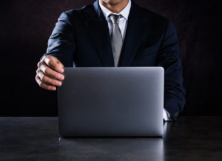 Хакер украл данные учётных записей руководства Microsoft