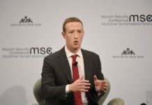 На Facebook подали в суд за недобросовестную практику поиска сотрудников