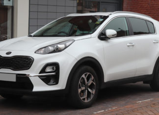 KIA отзывает около 300,000 машин из-за проблем с двигателем