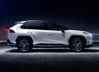 Toyota планирует выпустить электромобили с новыми аккумуляторами