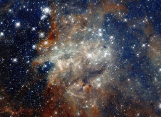НАСА продемонстрировала коллекцию снимков в честь 30-летия телескопа Hubble